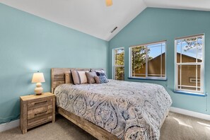 3 bedrooms, desk, free WiFi, bed sheets
