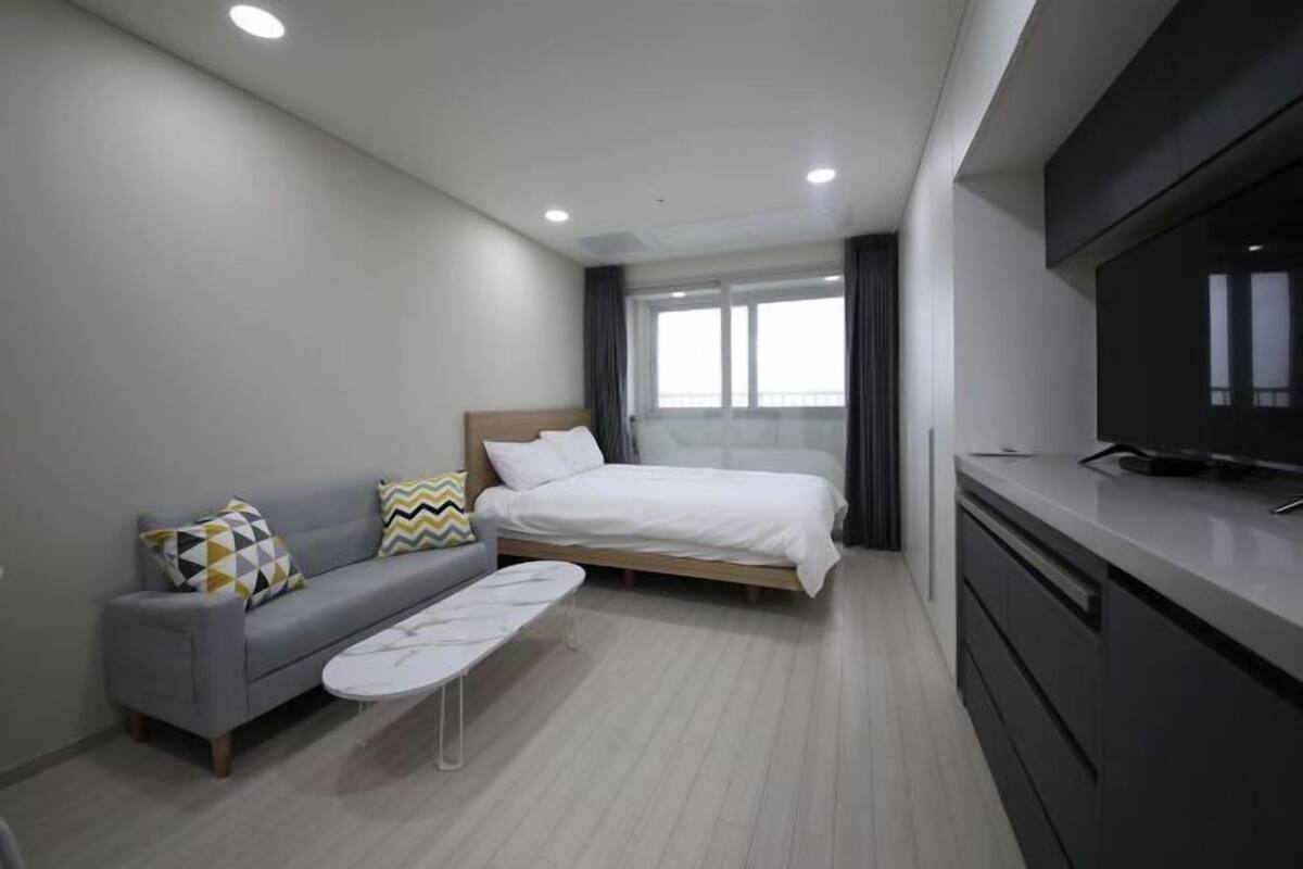 Bureau, système d’insonorisation, accès au Wi-Fi (inclus)