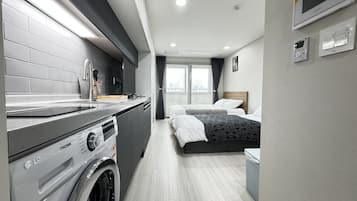 Standard-Zweibettzimmer | Schreibtisch, schallisolierte Zimmer, kostenloses WLAN, Bettwäsche
