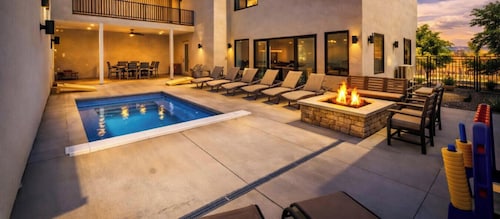 Oasis Springs offers mini golf, private pool, mins from the dunes!