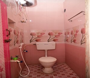 Standard Room | Bathroom