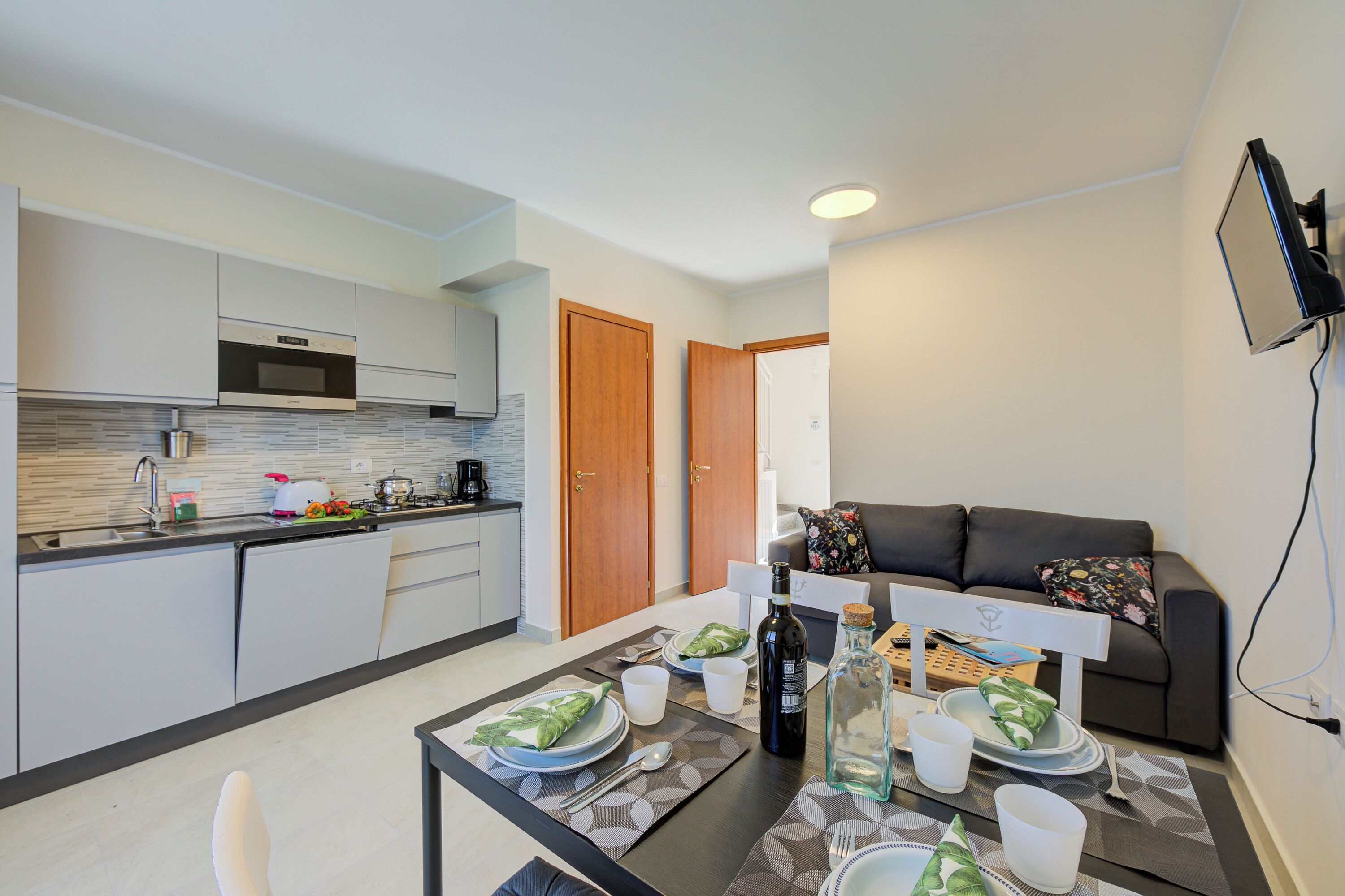 Nhà dành cho gia đình, nhiều phòng ngủ, 2 phòng tắm, cạnh núi (Cottage del Lago) | Nội thất