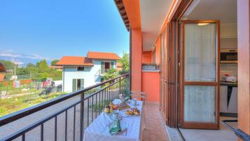 Khu ẩm thực ngoài trời