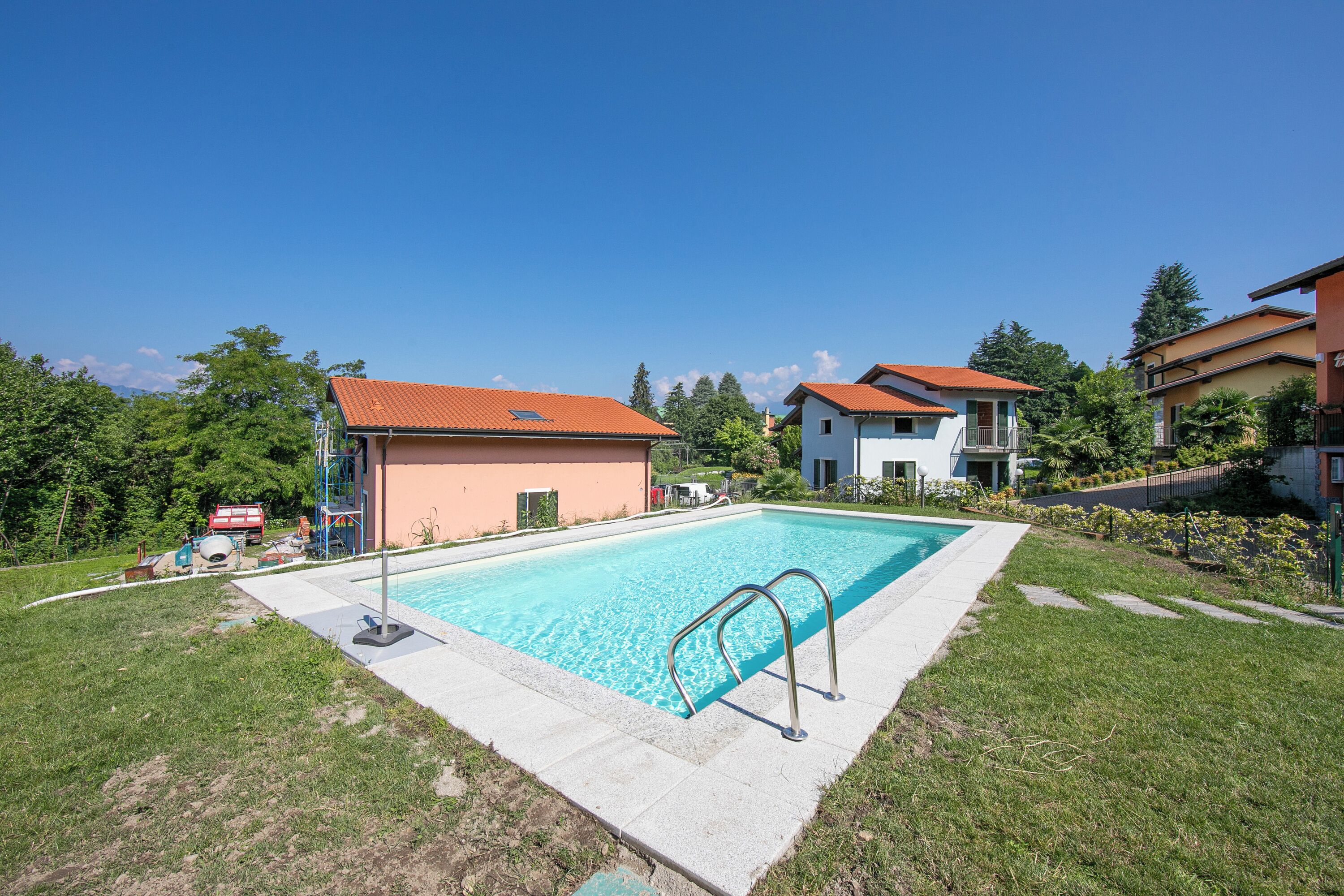 Piscina stagionale all'aperto