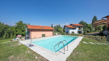 Piscina stagionale all'aperto