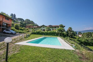 Piscine extérieure (ouverte en saison)