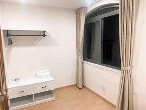 Shower, hair dryer, towels - B786/ Apartment 65m2/ 2 BRs, Kitchen, Balcony 104 (Thành phố Hồ Chí Minh)