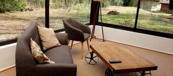 Le Calme au Milieu de la Forêt : Chalet Rénové Avec Piscine Partagée