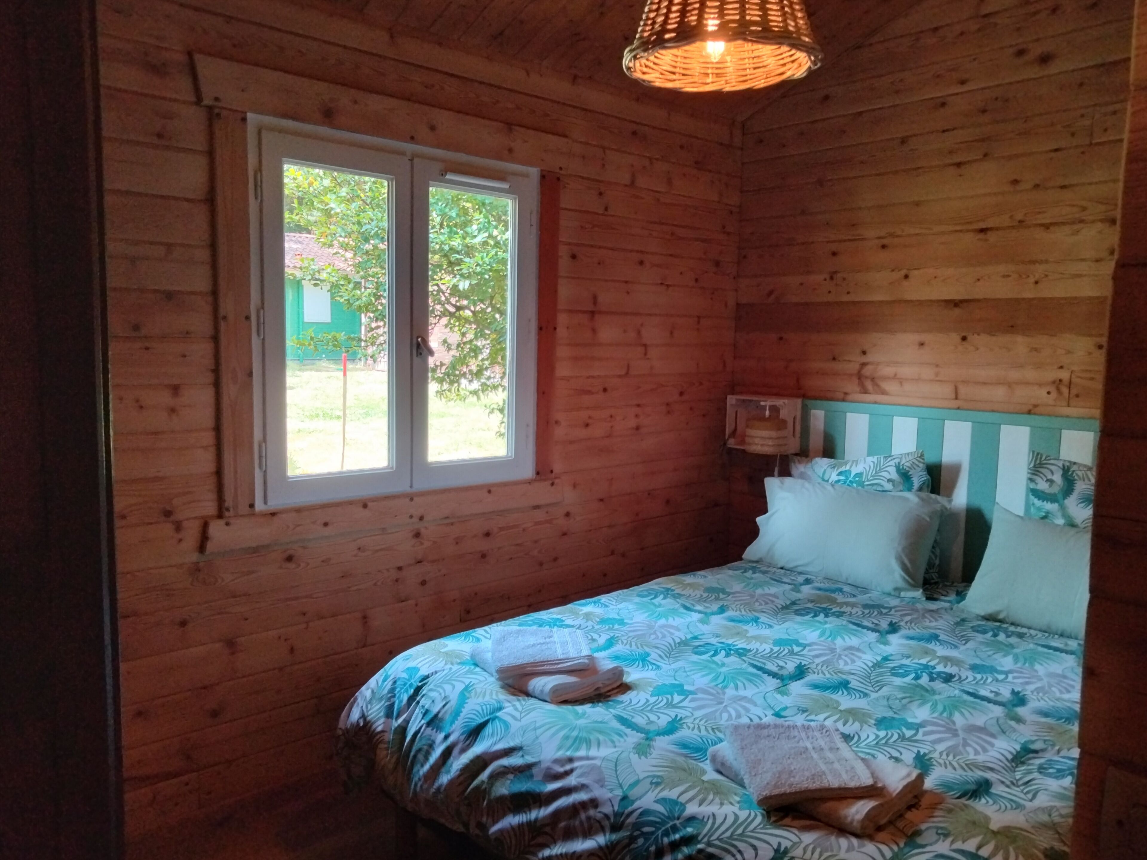 2 chambres, fer et planche à repasser, lit parapluie, Wi-Fi gratuit