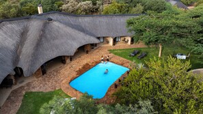 Outdoor pool - Sable Ranch Bush Lodge  (Brits)