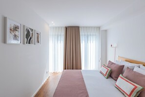 1 habitación, escritorio, tabla de planchar con plancha y wifi gratis
