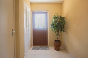 Apartment - NEW Bay Harbor Studio 201 4 Persons (Oranjestad)