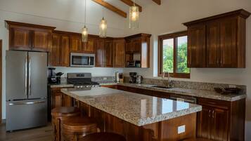 Villa | 5 bedrooms, Internet