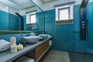 House | 4 bedrooms, soundproofing
