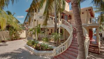 Huvila | 6 makuuhuonetta, internet