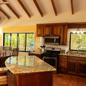 Villa | 6 bedrooms - Villa Mission Bay in Belize City (Placencia)