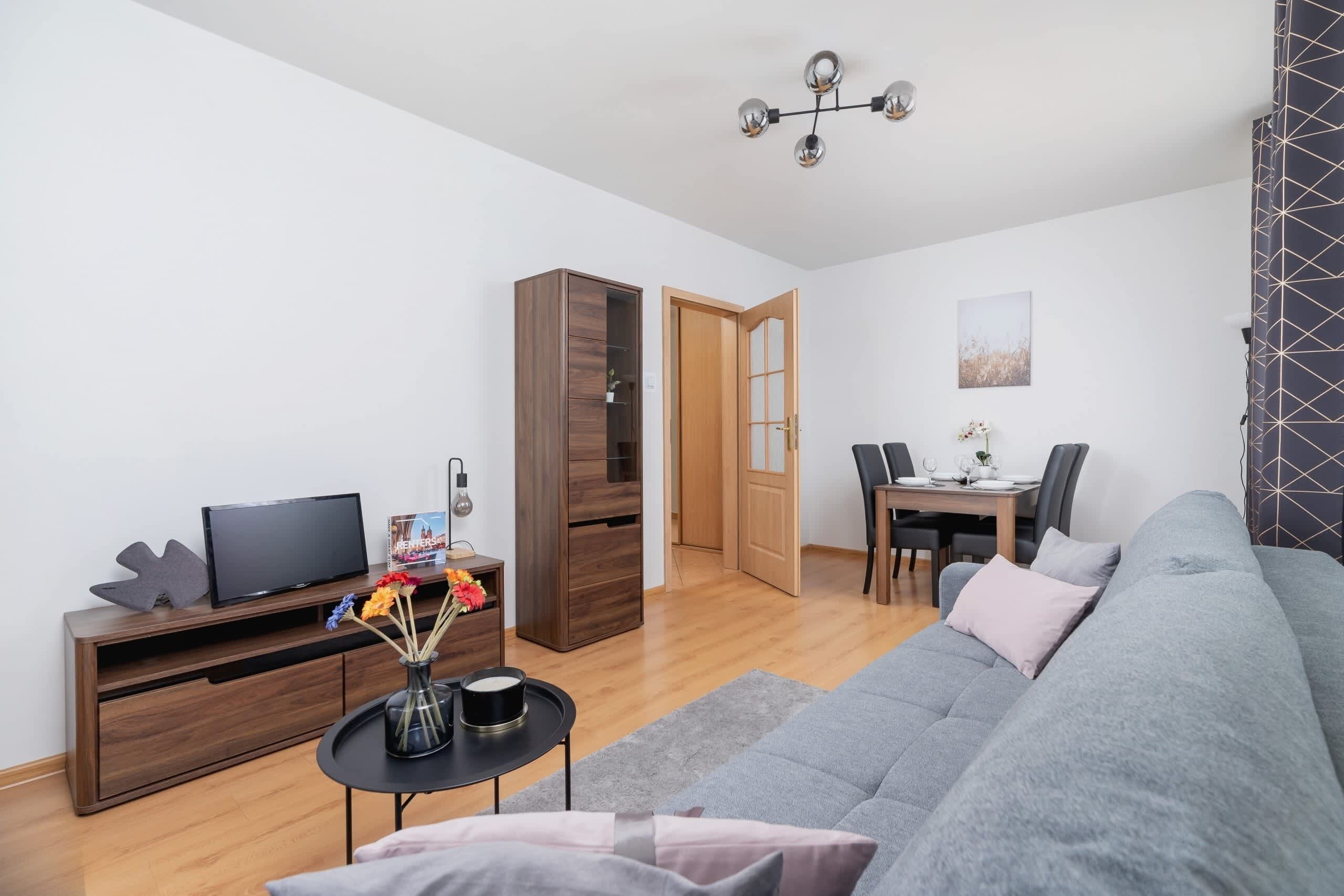 Een televisie en een kantoor