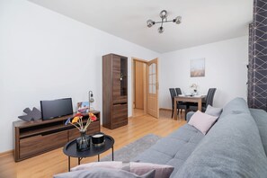 Téléviseur, bureau