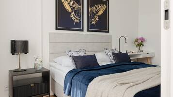 1 bedroom, desk, iron/ironing board, WiFi