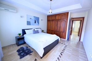 2 bedrooms, desk, iron/ironing board, travel crib - Luxueux & traditionnel 2chambres/1min gare Agdal (Rabat)