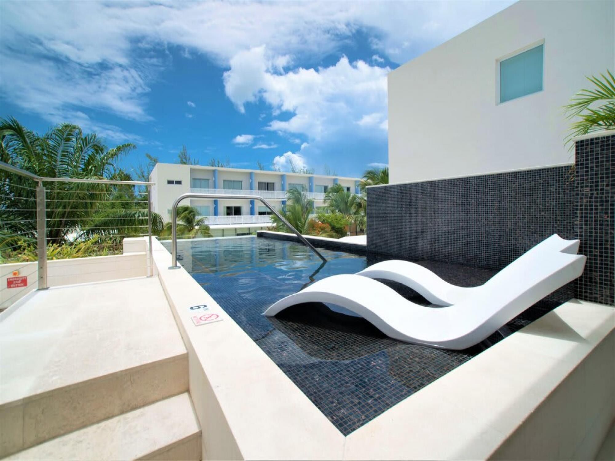 The Grove 1BR Apt w Rooftop Pool Onsite Amenities