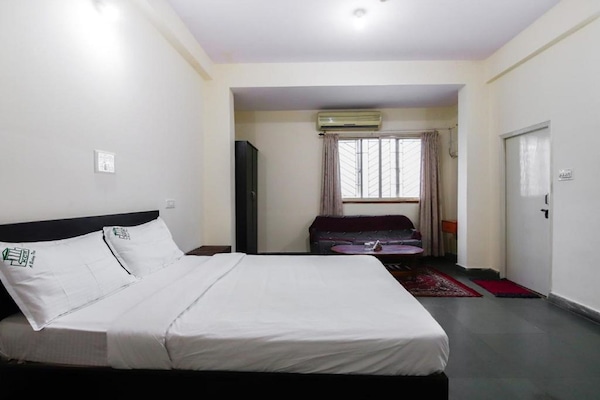 Deluxe Quadruple Room | Egyptian cotton sheets, premium bedding, desk, free WiFi