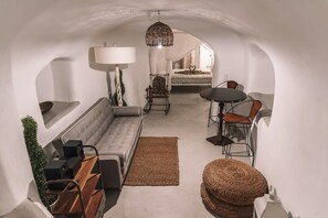 Villa | 2 bedrooms, free cots/infant beds - Rock Villas Santorini - Villa Myth Bioclimatic Villa Jacuzzi 110 sq m up to 4 Guests (Santorini)