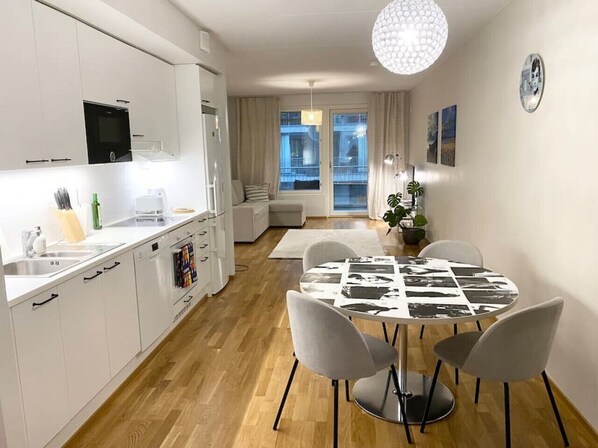 Fridge, microwave, oven, stovetop - #JÄTKÄSAARI-1 · Dream stay on Helsinki seafront (Helsinki)