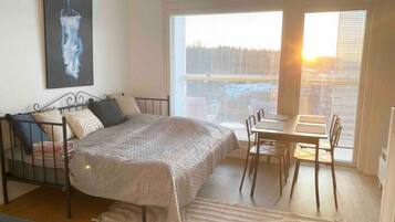 1 chambre, fer et planche à repasser, lit parapluie, Wi-Fi gratuit