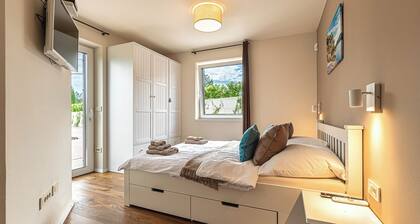 Luxury Pool Villa Gradin