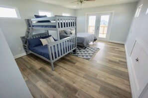 3 bedrooms, WiFi, bed sheets