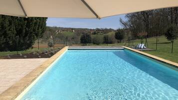 Piscine extérieure (ouverte en saison)