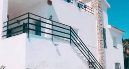 Chalet Romantico con Piscina Privada a 5 Minuto de la Playa