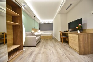 Caja de seguridad en la habitación y escritorio 