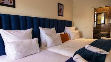 Family Room | 1 bedroom, iron/ironing board, free WiFi