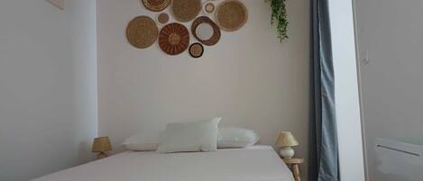 1 camera, Wi-Fi, lenzuola