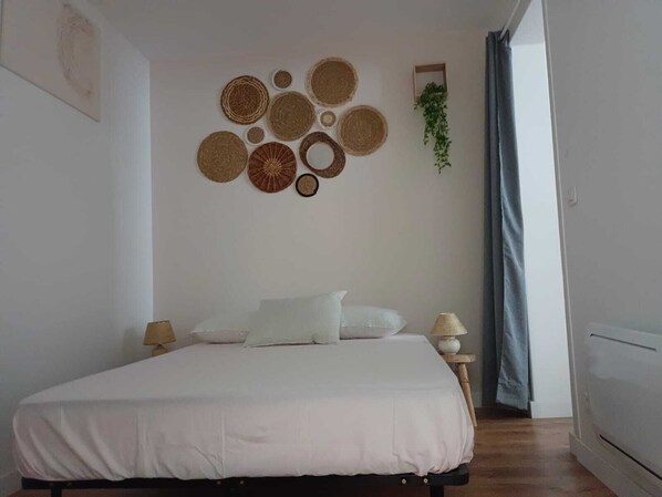 1 habitación, wifi y ropa de cama