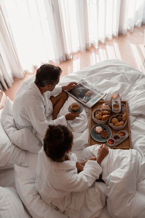 Edredones de plumas, caja fuerte, sistema de insonorización