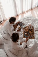 Down comforters, in-room safe, soundproofing, free WiFi