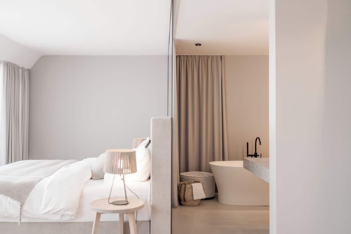 Nils Suite | Down comforters, in-room safe, soundproofing, free WiFi