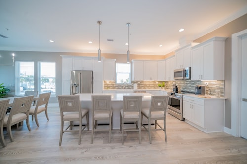 Fun on the Beach! Private Pool!