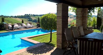 Traum Villa mit Pool und Überdachtem Freisitz+grill