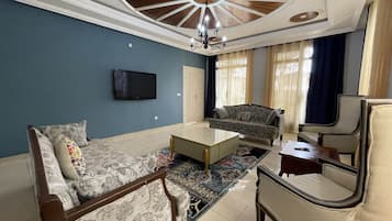 Superior Suite | Living area