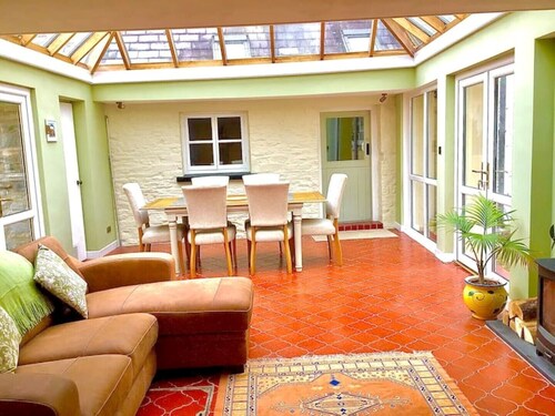 Character cottage in a stunning location!