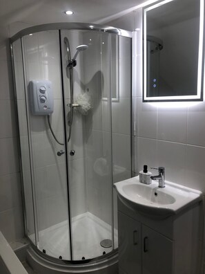 House | Bathroom | Separate tub and shower, deep soaking tub, hair dryer, towels