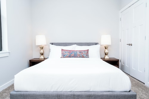 CozySuites Music Row