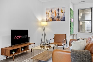 Apartment, 1 Bedroom (511) | Living area