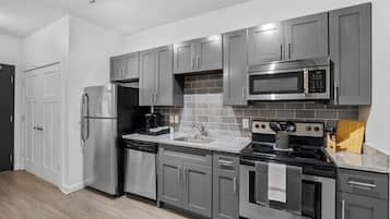 Apartment, 1 Bedroom (511) | Private kitchen