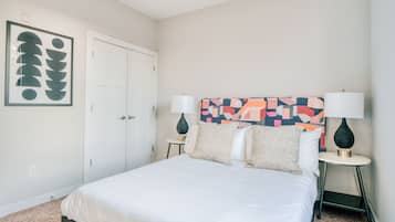 Apartment, 3 Bedrooms, Non Smoking | Laptop workspace, iron/ironing board, WiFi (free), bed sheets