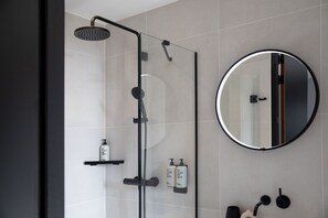 Apartament | Bany | Dutxa i articles de tocador respectuosos amb el medi ambient